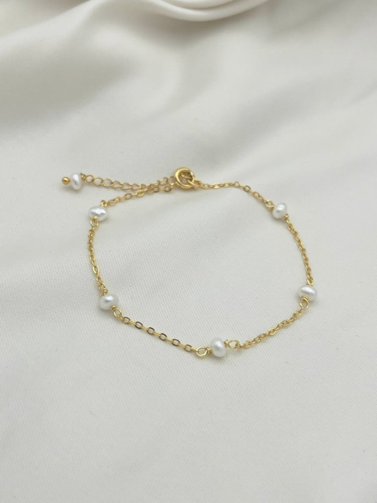 Anabelle Pearl Necklace and Bracelet Set