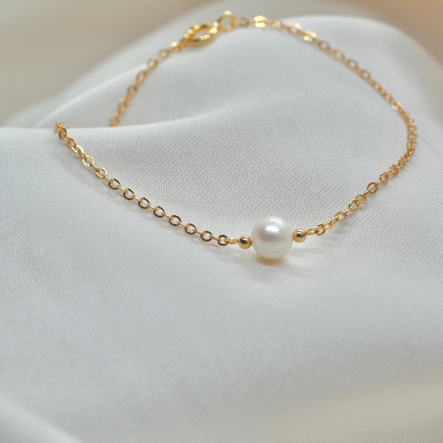 ANA SOLITAIRE PEARL BRACELET