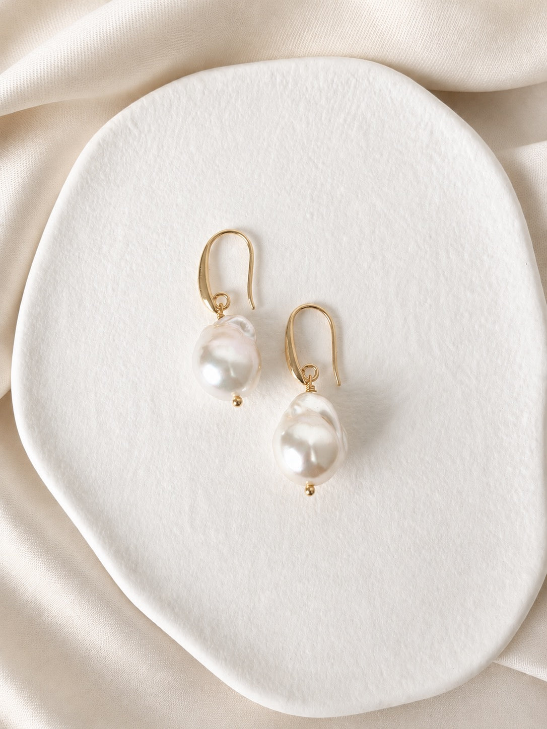 Emma Large Pearl Earrings