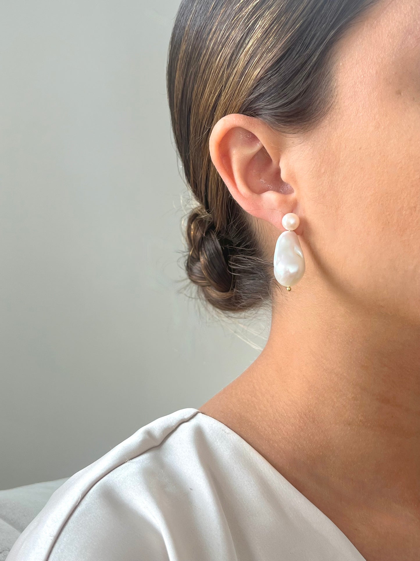 Mara Large Pearl Earrings