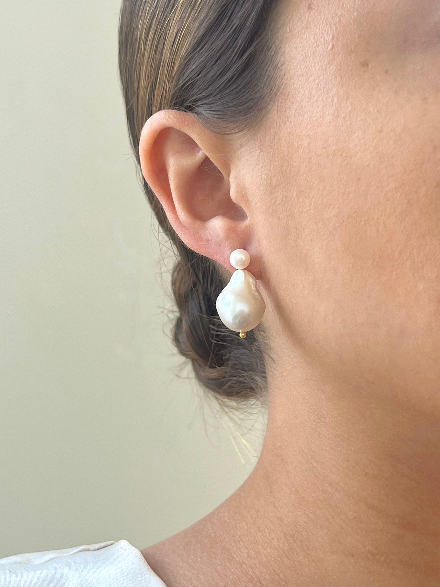 Mara Large Pearl Earrings