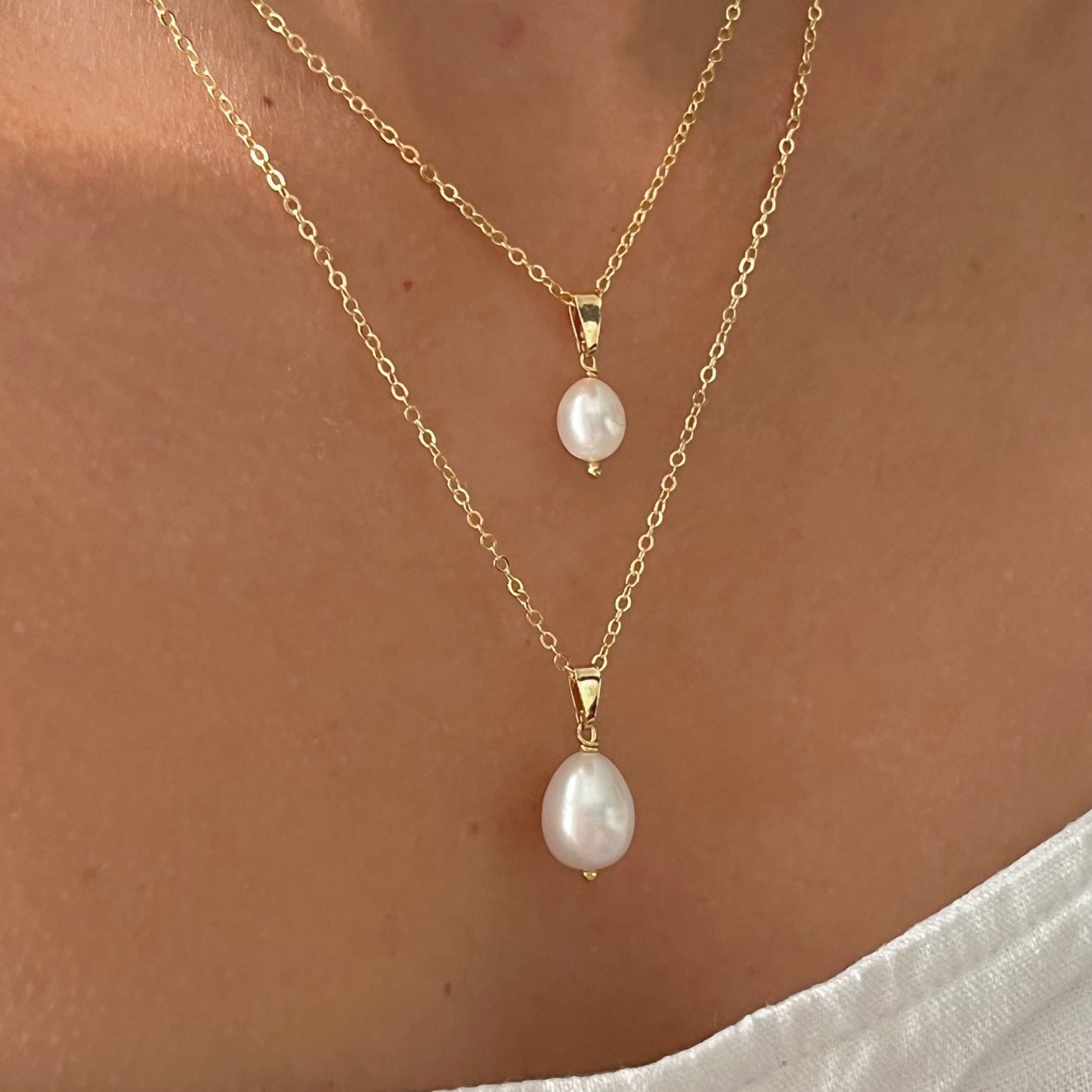 ALESSIA OVAL PEARL NECKLACE