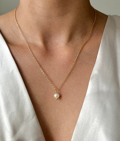 Amber Pearl Choker Necklace