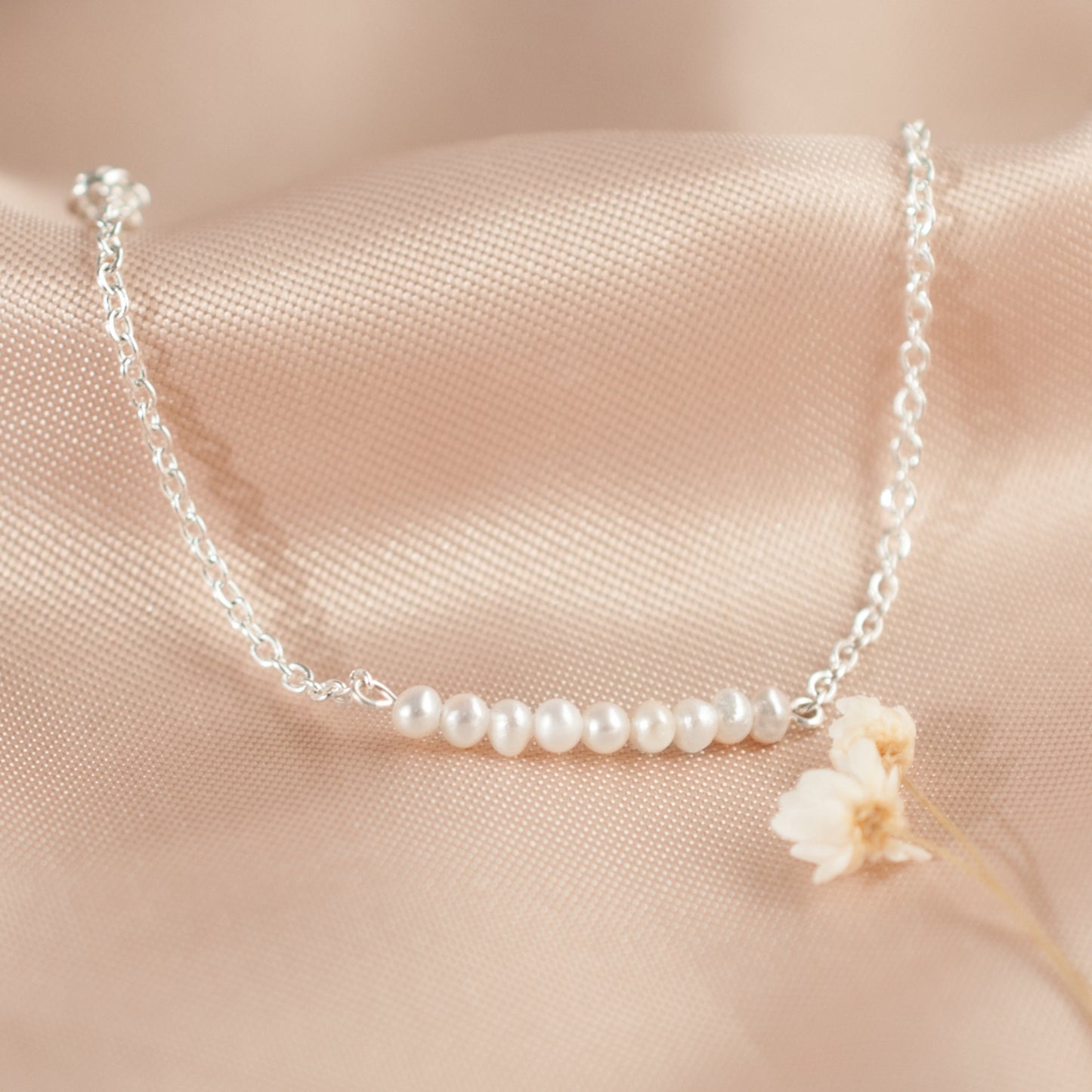 KATE TINY PEARL BAR NECKLACE