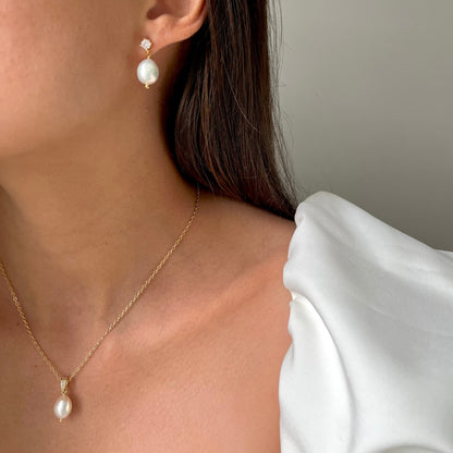 AMALIA DIAMOND STYLE PEARL NECKLACE