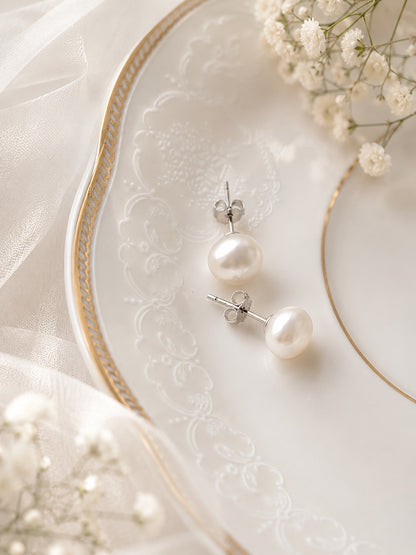 Pia Stud Earrings