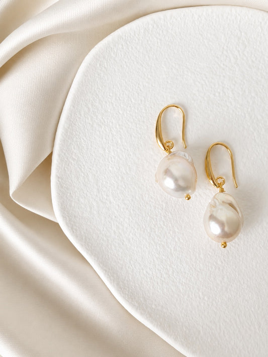 Emma Large Pearl Earrings