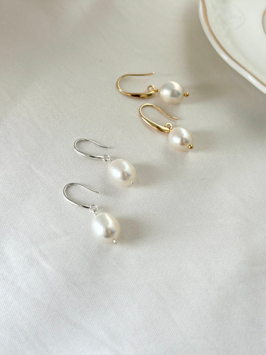Georgia Oval Pearl Hook Earrings