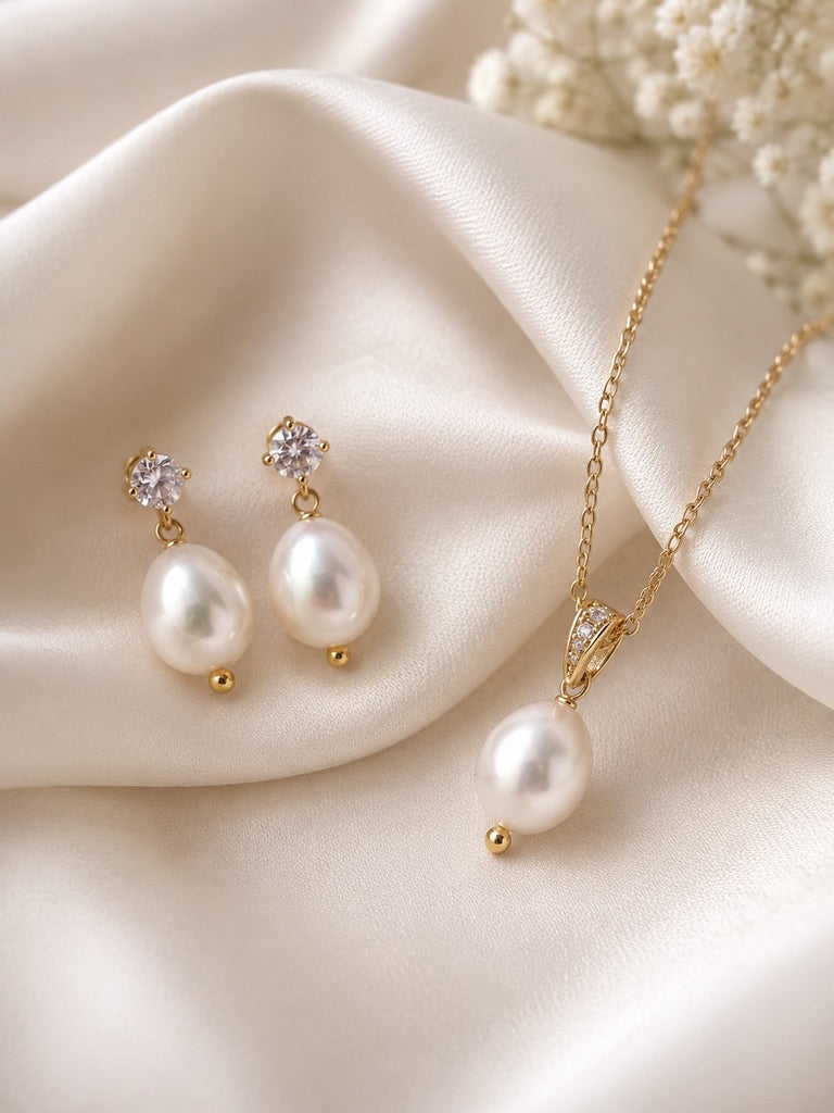 Amalia Diamond Style Pearl Necklace