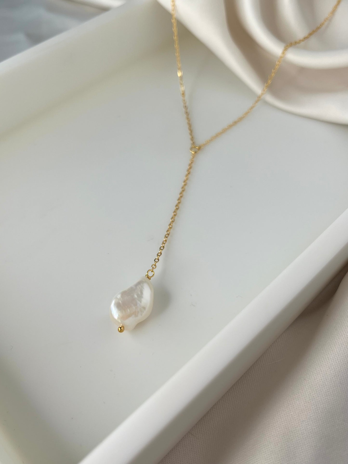 Sienna Large Baroque Pearl Lariat