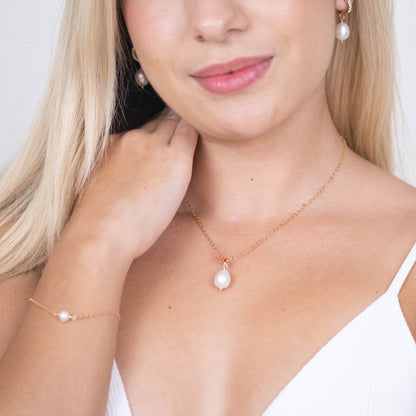 ALESSIA OVAL PEARL NECKLACE