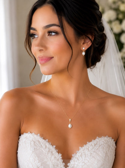 Amalia Oval Pearl Necklace and Earrings Set