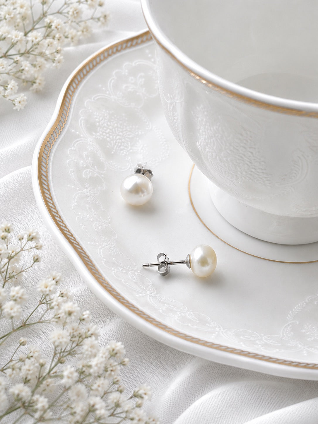 Pia Stud Earrings
