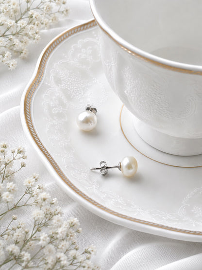Pia Stud Earrings